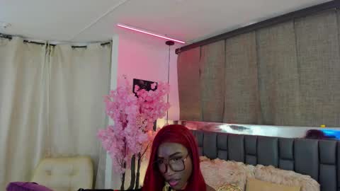 Snapshot of isseymz chatting on 02/23/25, 09:26 Iseey online show from 02/23/25, 09:26