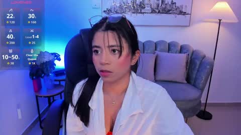 Snapshot of issi_loren chatting on 05/28/26, 12:02 issi_loren online show from 05/28/26, 12:02