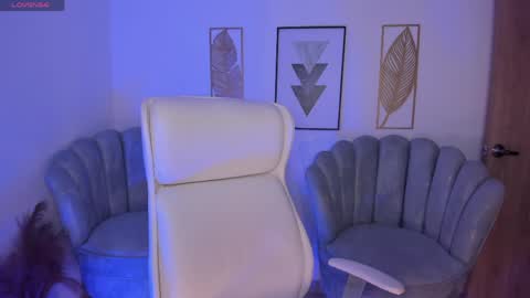 Snapshot of issi_loren chatting on 06/05/26, 12:33 issi_loren online show from 06/05/26, 12:33