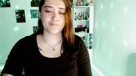 Yiz online show from 12/08/24, 04:57