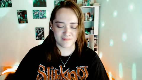 Yiz online show from 12/14/24, 03:51