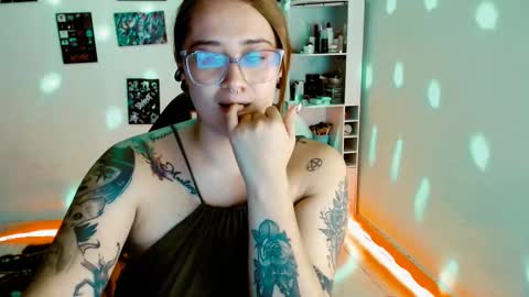 Yiz online show from 02/17/25, 07:15