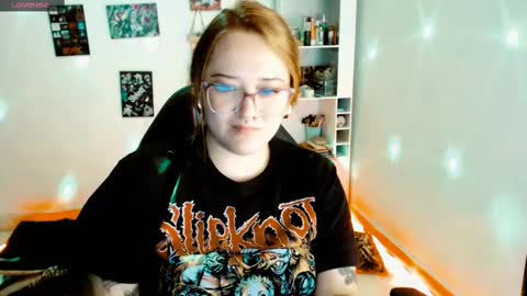 Yiz online show from 02/24/25, 06:49