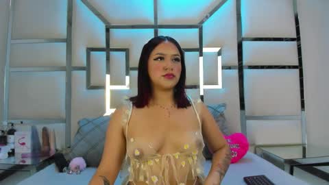 Snapshot of issysleblanc chatting on 03/18/26, 03:53 Issys online show from 03/18/26, 03:53
