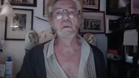 ImYourBitch online show from 05/04/26, 03:02