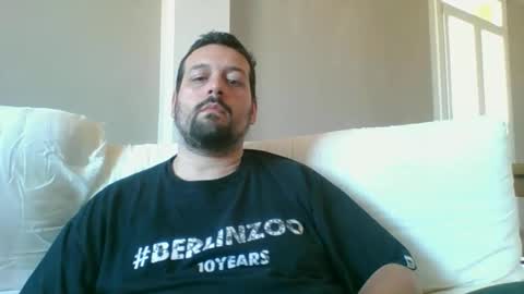 Snapshot of italianbigboy932 chatting on 04/25/26, 03:20 italianbigboy932 online show from 04/25/26, 03:20