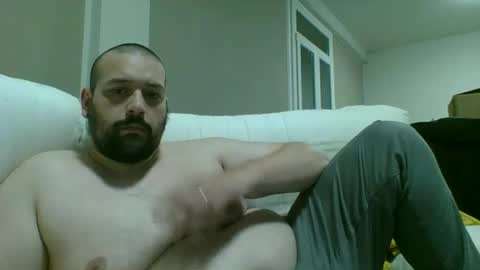 Snapshot of italianbigboy932 chatting on 05/19/26, 09:21 italianbigboy932 online show from 05/19/26, 09:21