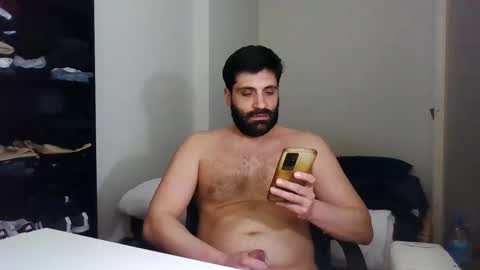 Snapshot of italianboybcn chatting on 01/27/25, 05:26 italianboybcn online show from 01/27/25, 05:26