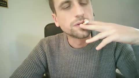 Snapshot of italiano116116 chatting on 02/24/25, 03:42 italiano116116 online show from 02/24/25, 03:42