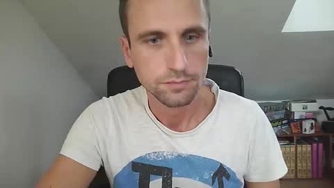 Snapshot of italiano116116 chatting on 10/14/25, 08:37 italiano116116 online show from 10/14/25, 08:37