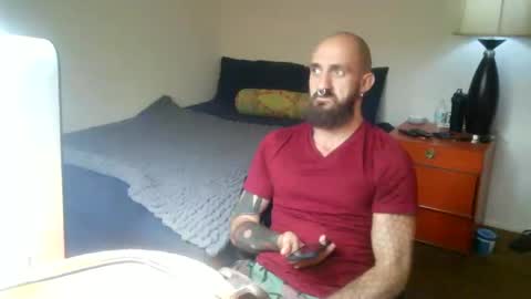 Snapshot of italjock24 chatting on 09/28/25, 09:09 BearlyLoganFL online show from 09/28/25, 09:09