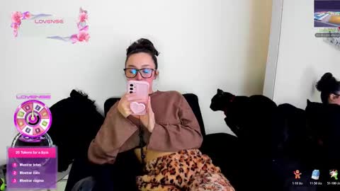 Angelica online show from 11/28/25, 07:38