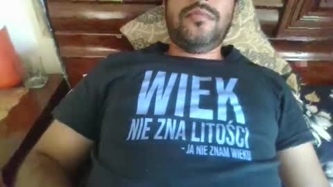 its_me_2323 online show from 05/17/26, 04:43