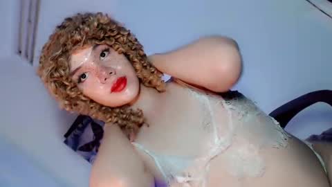 EZZIE online show from 02/02/25, 08:41