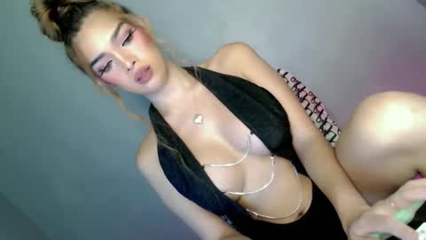 Pixie online show from 02/25/25, 04:24