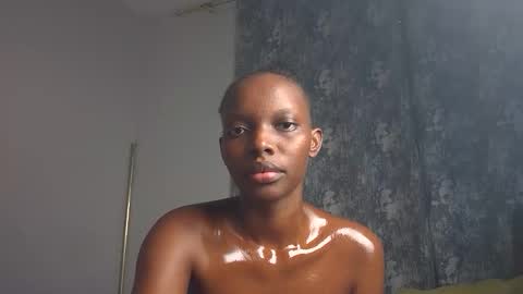 Snapshot of its_metney chatting on 05/17/26, 02:46 Metney online show from 05/17/26, 02:46