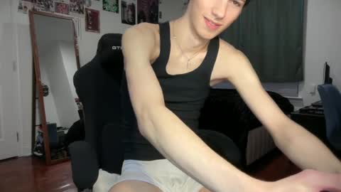 Snapshot of its_rowan chatting on 07/04/26, 12:50 Rowan online show from 07/04/26, 12:50