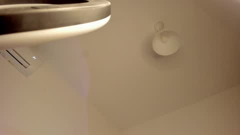 Isabella online show from 12/22/25, 04:59