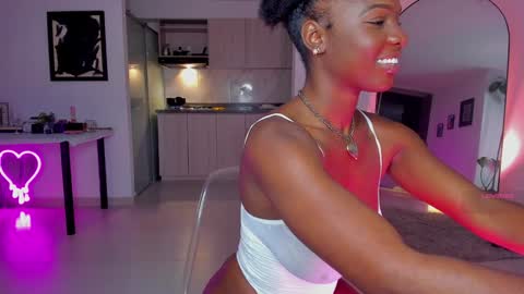 Snapshot of itslau_ chatting on 01/25/25, 12:38 lau online show from 01/25/25, 12:38