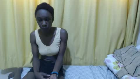 Laynne online show from 10/08/25, 10:24