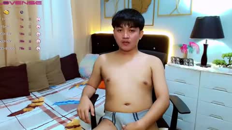 Snapshot of itsme_berniexx chatting on 01/10/25, 11:22 ask me online show from 01/10/25, 11:22
