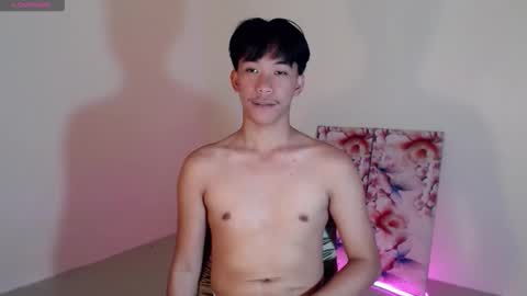 Snapshot of itsme_cxhennn chatting on 10/11/25, 07:29 itsme_cxhennn online show from 10/11/25, 07:29