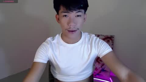 Snapshot of itsme_cxhennn chatting on 10/12/25, 11:42 itsme_cxhennn online show from 10/12/25, 11:42