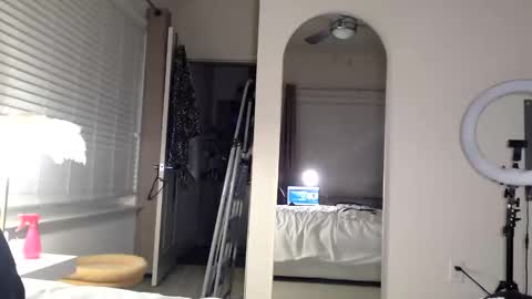 Alexis Rae online show from 11/18/25, 11:37