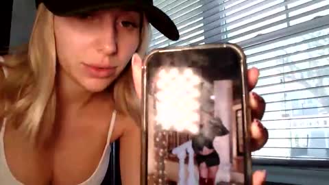 Alexis Rae online show from 11/24/25, 06:18