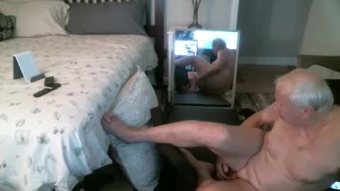 itsmehere2022 online show from 10/05/25, 06:17