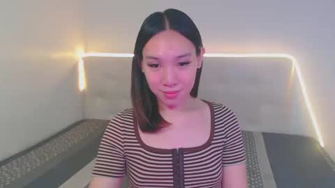 itsmehotqueen online show from 11/14/25, 11:24