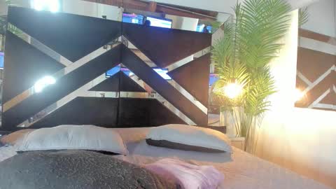 Moon online show from 03/28/26, 11:10