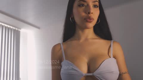 Snapshot of itsssssssme_lana chatting on 12/28/24, 03:59 itsssssssme_lana online show from 12/28/24, 03:59