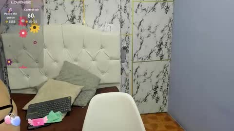 Itsuki N online show from 09/15/25, 12:05