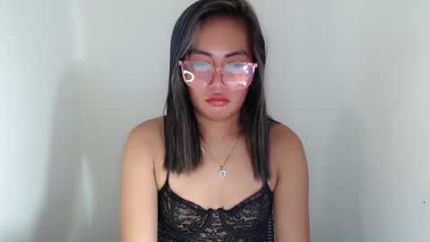 itsurgil_kloeh online show from 11/17/25, 07:08