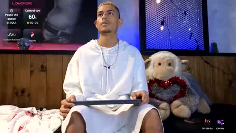 itszairen online show from 02/15/26, 04:42