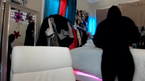 Snapshot of ittakes2baby chatting on 01/23/25, 11:05 Ittakes2baby online show from 01/23/25, 11:05