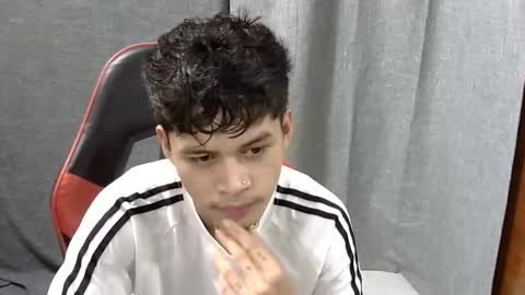 itzme_john online show from 04/12/26, 09:09