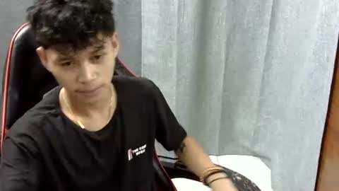 Snapshot of itzme_john chatting on 04/29/26, 12:37 itzme_john online show from 04/29/26, 12:37