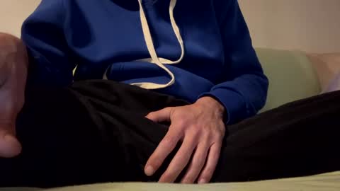 Snapshot of iuuuf2 chatting on 12/25/24, 07:24 Iuuuf2 or Samel online show from 12/25/24, 07:24