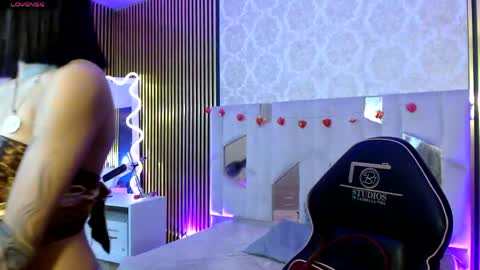 ivanna_tay1 online show from 05/27/26, 01:57