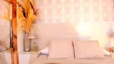 Snapshot of ivannaanggel chatting on 10/23/25, 12:37 Ivannaanggel online show from 10/23/25, 12:37