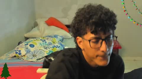 Snapshot of ivano_jones chatting on 12/15/24, 01:46 Ivano online show from 12/15/24, 01:46