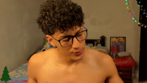 Snapshot of ivano_jones chatting on 12/20/24, 11:43 Ivano online show from 12/20/24, 11:43