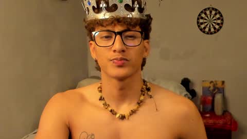 Snapshot of ivano_jones chatting on 01/30/25, 06:35 Ivano online show from 01/30/25, 06:35