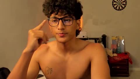 Snapshot of ivano_jones chatting on 02/18/25, 10:27 Ivano online show from 02/18/25, 10:27