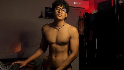 Snapshot of ivano_jones chatting on 02/27/25, 03:04 Ivano online show from 02/27/25, 03:04