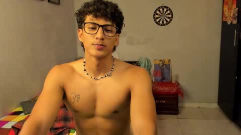 Snapshot of ivano_jones chatting on 03/08/25, 12:09 Ivano online show from 03/08/25, 12:09