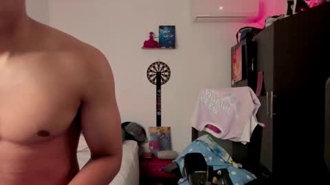 Snapshot of ivano_jones chatting on 11/08/25, 11:43 Ivano online show from 11/08/25, 11:43