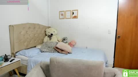 Snapshot of ivet_cute1 chatting on 06/28/26, 02:01 ivet online show from 06/28/26, 02:01